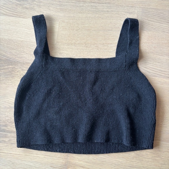 Wilfred Cropped Tank - Picture 2 of 4